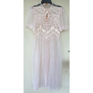 NWT Vintage Val Mode Peignoir Robe M Pink Lace Dainty Fairy Cap Sleeve Sheer